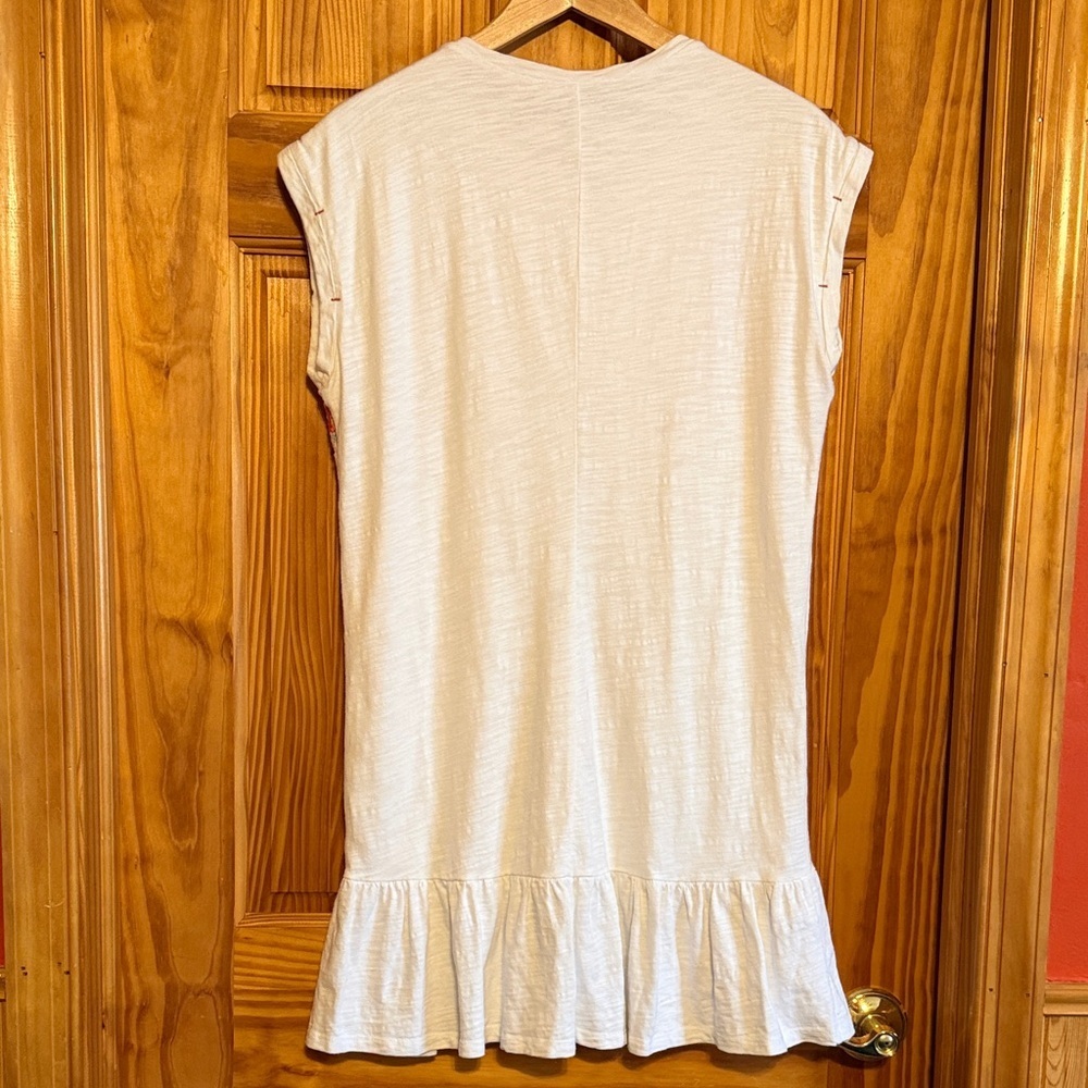 Dee Elly White Sleeveless Shift Dress with Floral Embroidery and Ruffled Hem - Picture 6 of 6